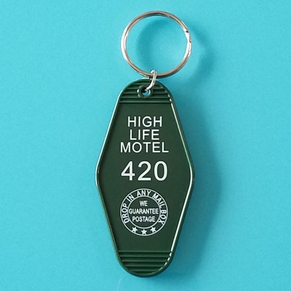 Vintage Style Motel Key Chain - Picture 1 of 1